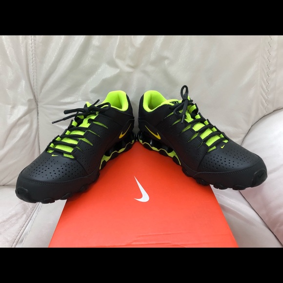 Nike Reax 8 TR Black Volt Size 9.5 New - Picture 6 of 8